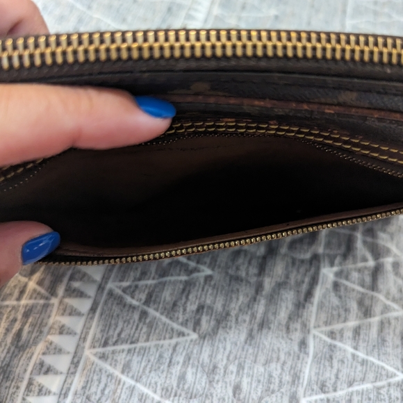 Authentic Louis Vuitton Clutch - Marley Dragonne   cosmetics, toiltery - Picture 6 of 14